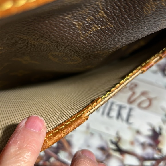 Authentic LV large Deauville handbag - Picture 14 of 16